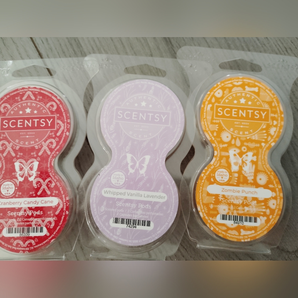 Scentsy Pod Trio cranberry Candy cane Whipped Vanilla Lavender & Zombie Punch